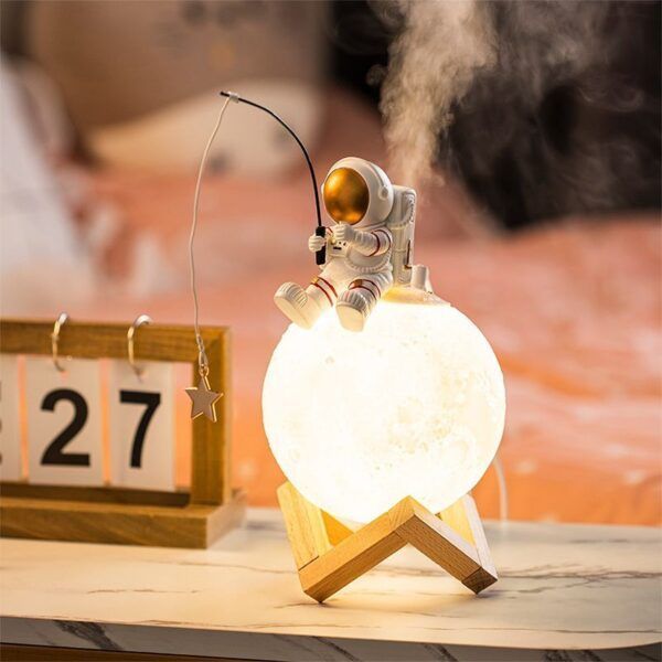 Moon Lamp Astronaut Humidifier_0002_img_1_Astronaut_Figurines_Home_Decoration_Resi.jpg