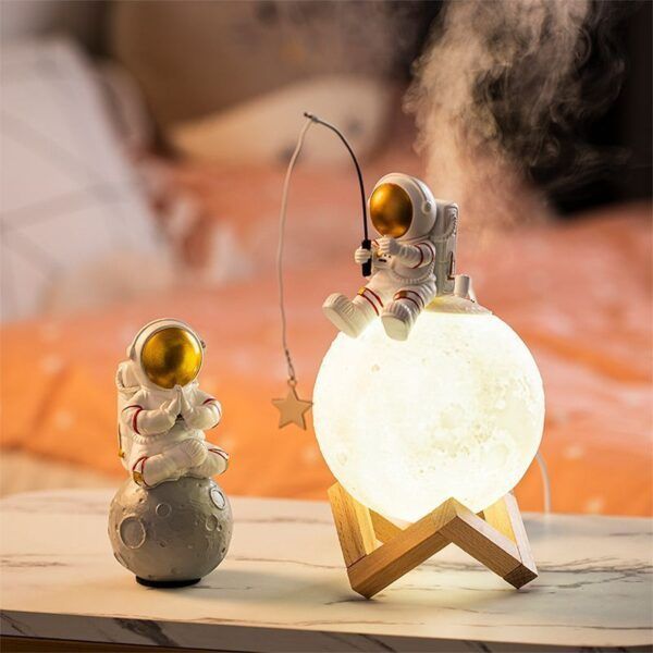 Moon Lamp Astronaut Humidifier_0006_img_2_Astronaut_Figurines_Home_Decoration_Resi.jpg