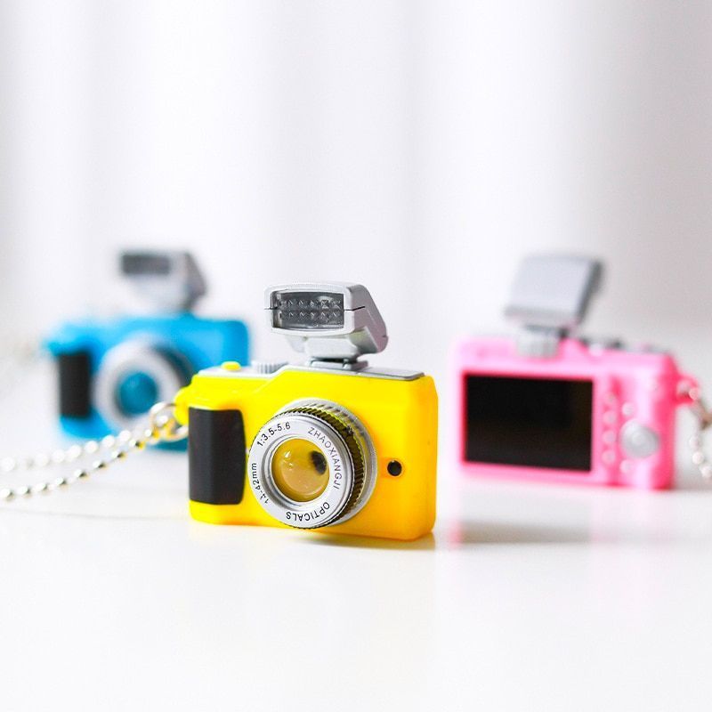 Vintage Camera Pendant Necklace1.jpg